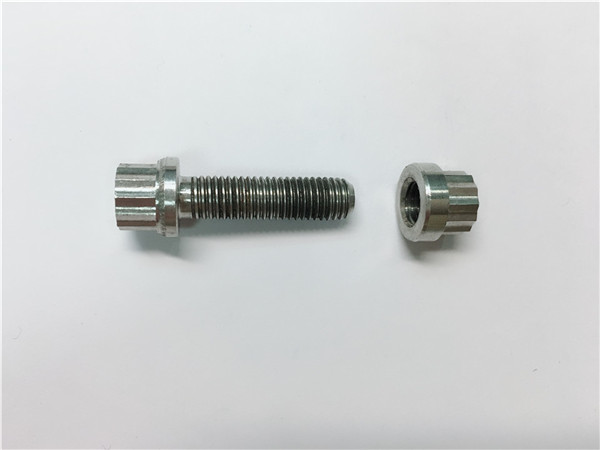 init nga pagbaligya n08926 / 25-6mo / 1.4529 flange bolt ug nut